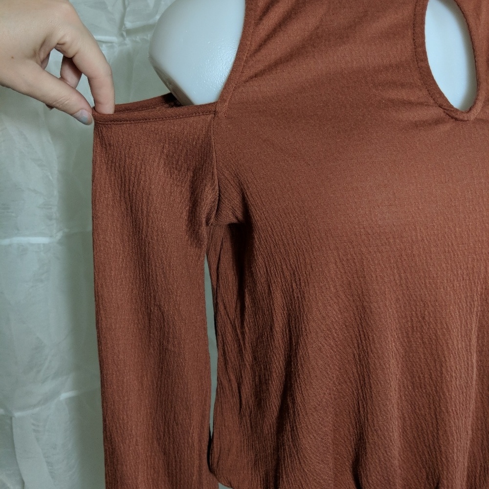 NWT High Neck Cold Shoulder Bell Sleeve Bodysuit - Picture 7 of 7